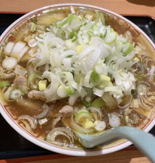 特盛ラーメンは青ざめる私を救う